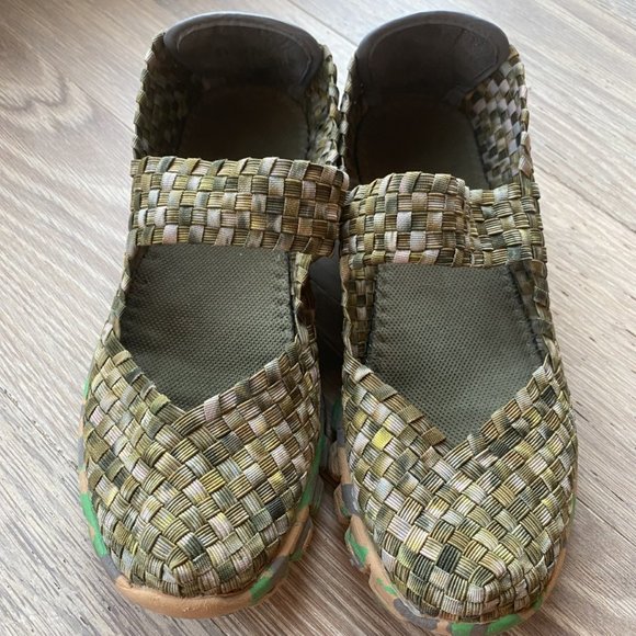 CC Resort Elastic Shoe W/Strap Size 38 Camo/Water Shoe/Walking Shoe - Picture 2 of 7